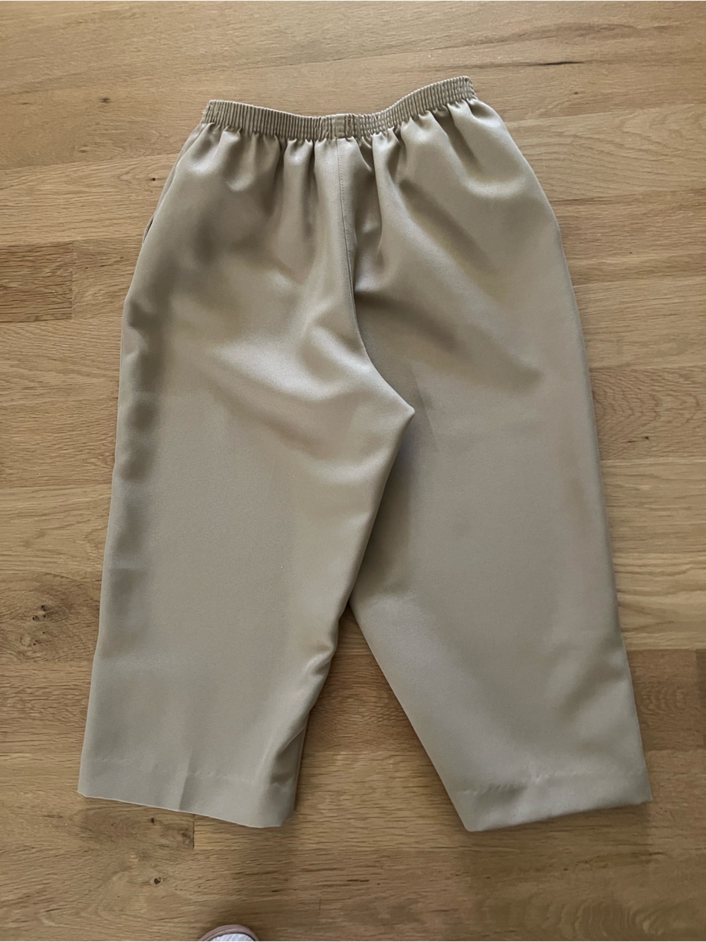 Alfred Dunner Wide Leg Button Hem Crop Pants - Taupe size 12P - Picture 3 of 7